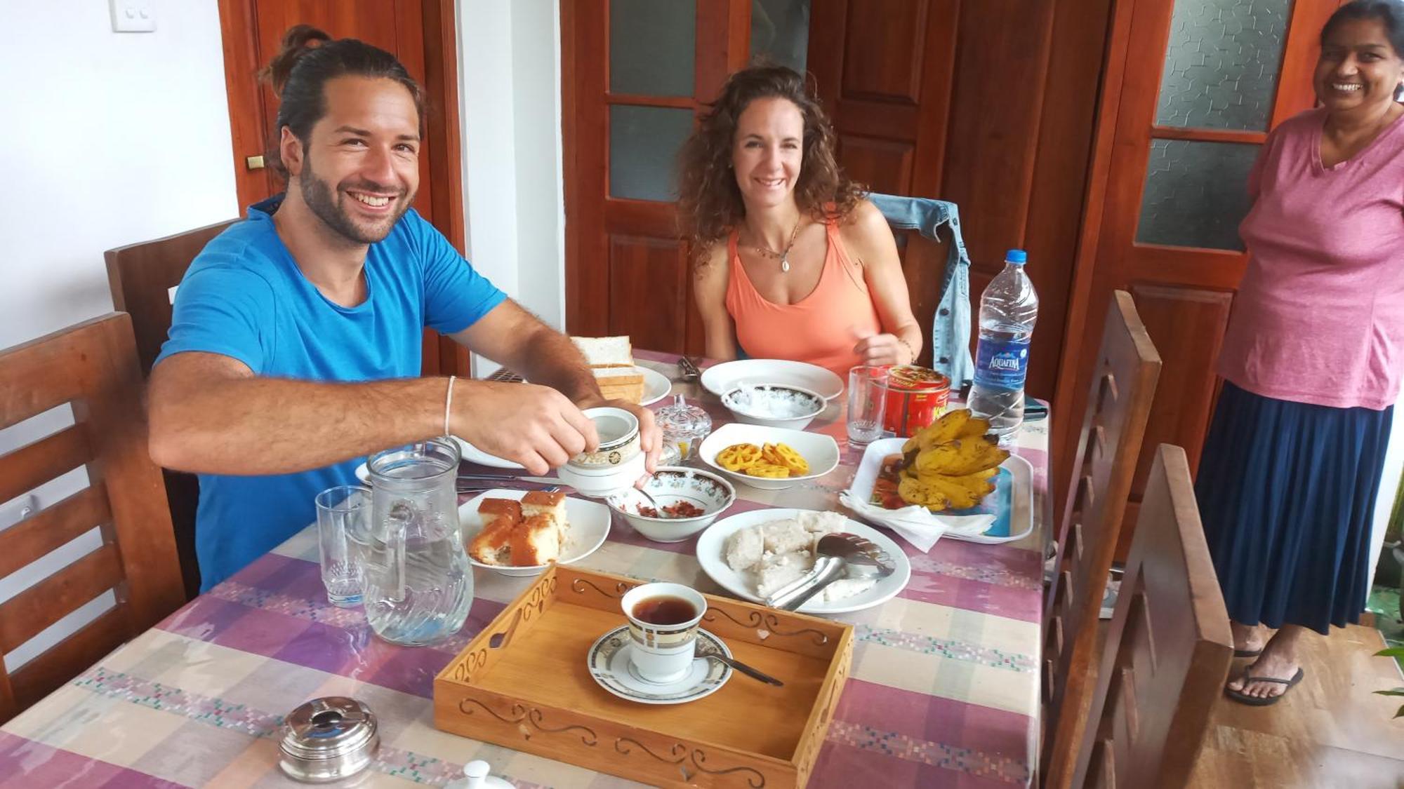 Ritz Inn Ела Екстериор снимка