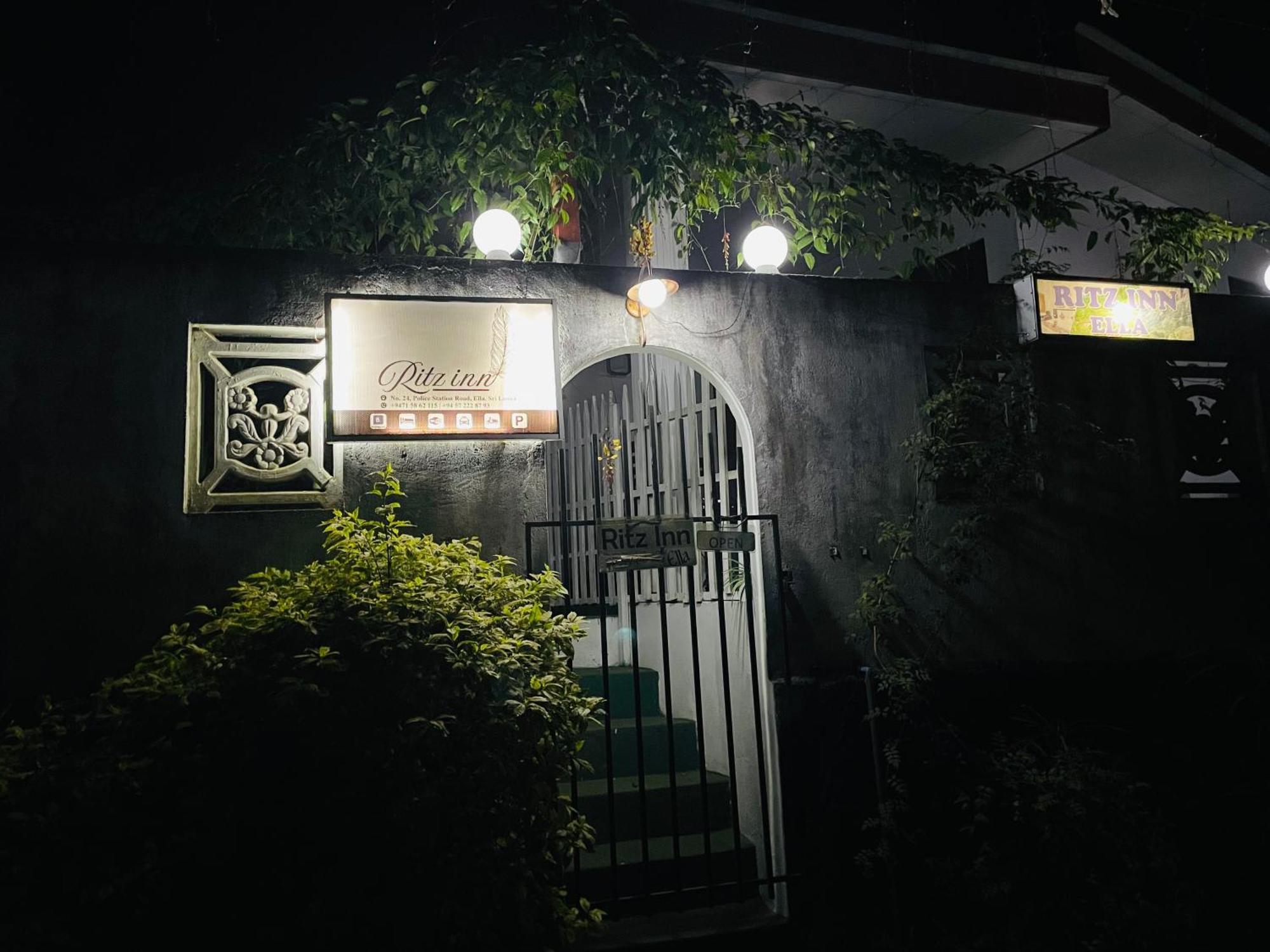 Ritz Inn Ела Екстериор снимка